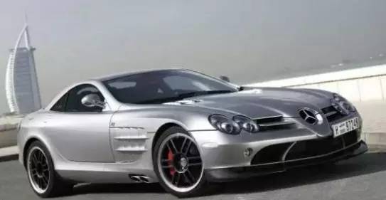 给豪车都不会开！因为你可能都进不去车门