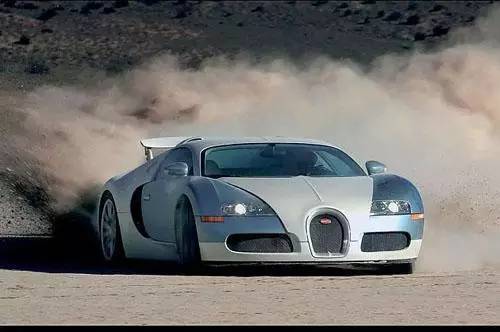 C罗的车库多的根本数不过来!