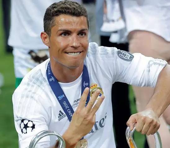 C罗的车库多的根本数不过来!