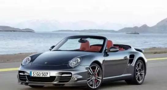 给豪车都不会开！因为你可能都进不去车门