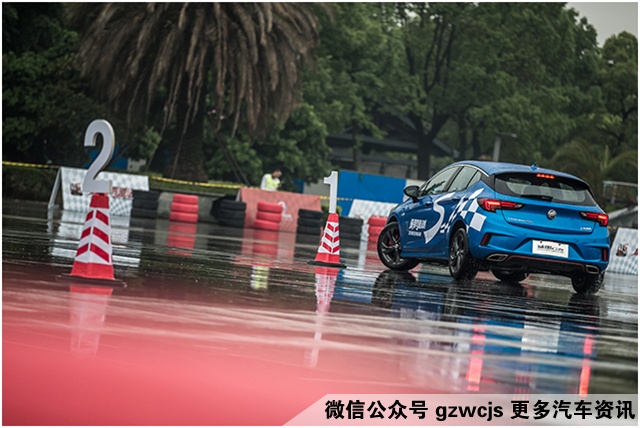 据说这是最好玩的弯道赛 没有之一