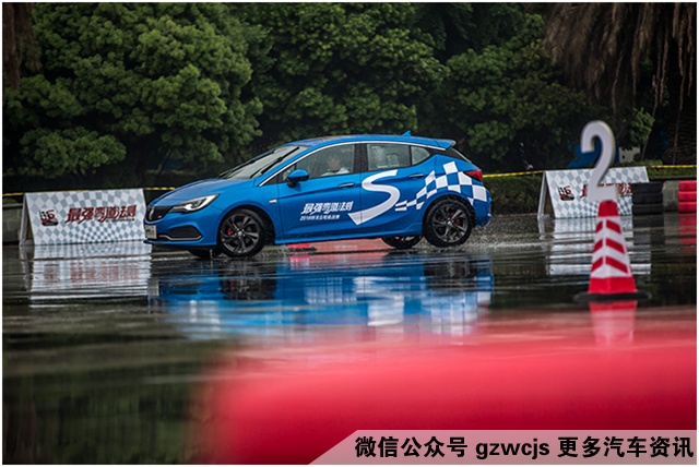 据说这是最好玩的弯道赛 没有之一