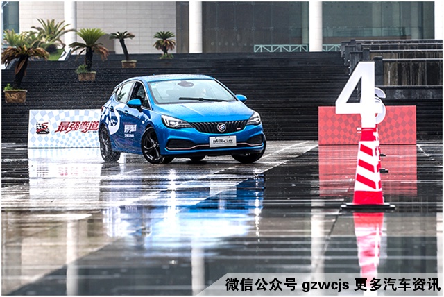 据说这是最好玩的弯道赛 没有之一