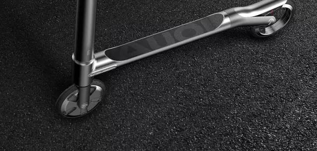 奥迪推出智能滑板车 这逼格也是没谁了