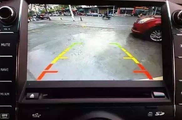 【男人必看】女人心中男人最帅的开车姿势