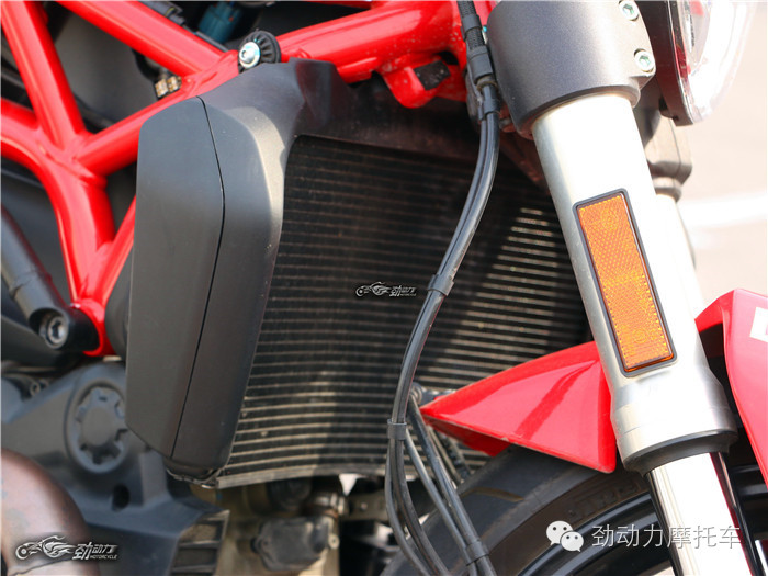 魔兽or怪兽 试驾杜卡迪Monster 821