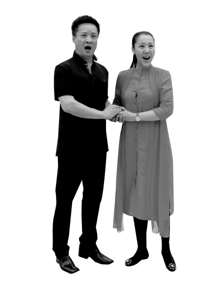 阎维文与女高音歌唱家王喆.