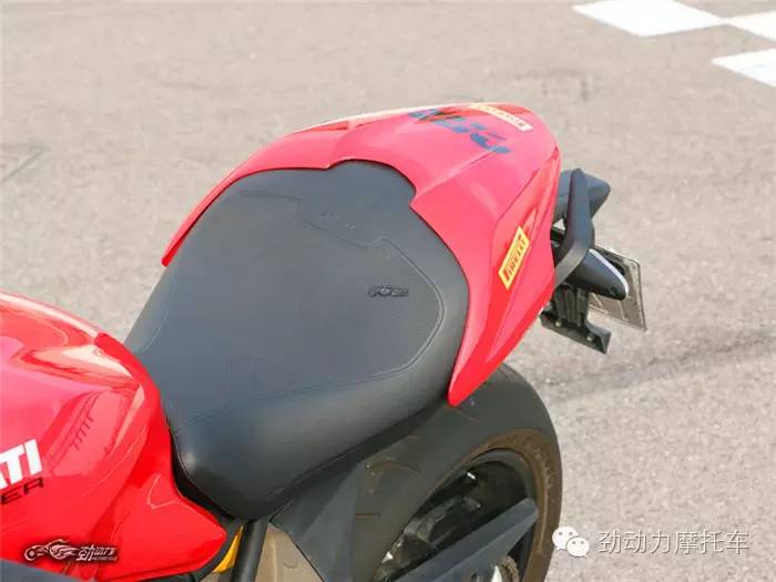 魔兽or怪兽 试驾杜卡迪Monster 821