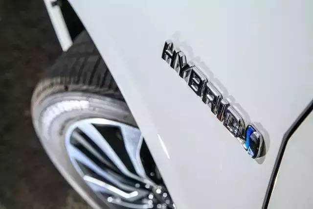 对比测试：混合动力与涡轮增压对撕 谁胜？