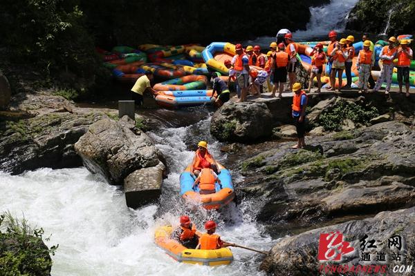 "南国第一漂"通道县龙底漂流激情开漂(图)