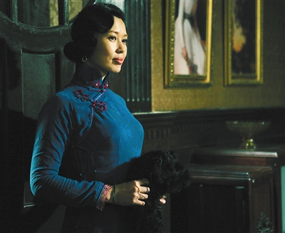 余男在《上海王》中演绎成年版筱月桂.