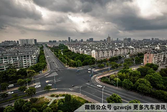 遇到这些路况一定要减速 不然会吃大亏