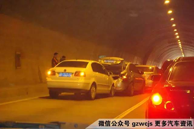 遇到这些路况一定要减速 不然会吃大亏