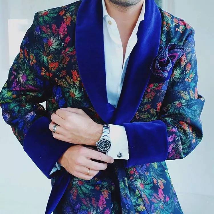 衣鸣惊人ins上这大叔把白衬衫穿到极致