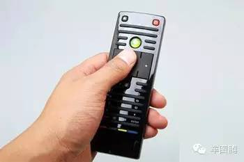 无钥匙启动的汽车，钥匙没电了咋办？