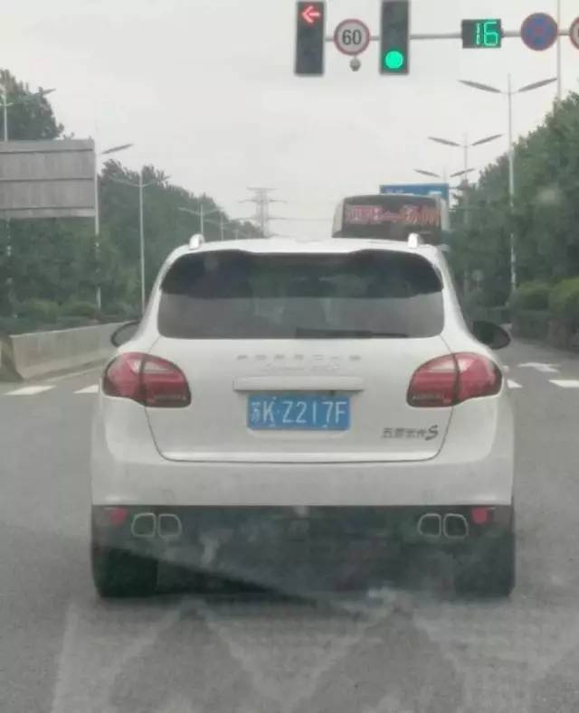 不是豪车 还真不敢贴上这四个字