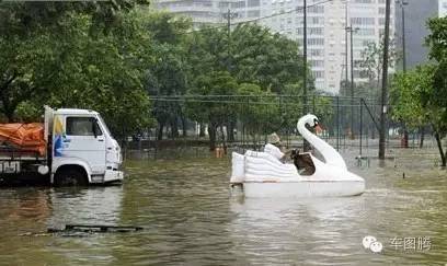 在海里开车是怎样一种感受？