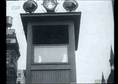 汽车安全史上最珍贵的镜头，竟笑中带泪