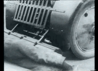 汽车安全史上最珍贵的镜头，竟笑中带泪