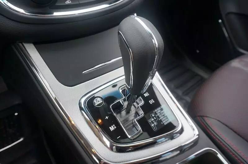 解放左脚和苦逼老公 试宝骏560智能手动挡