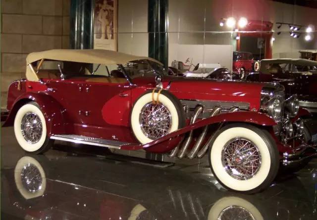 为什么汽车轮胎都是黑色的？