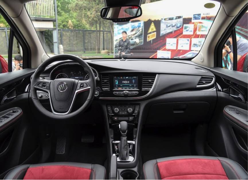 昂科拉VS自由侠 回锅肉和小鲜肉谁是你的菜？