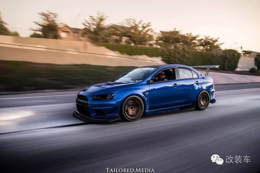 山路活捉两部EVO 其中一个还是独眼龙