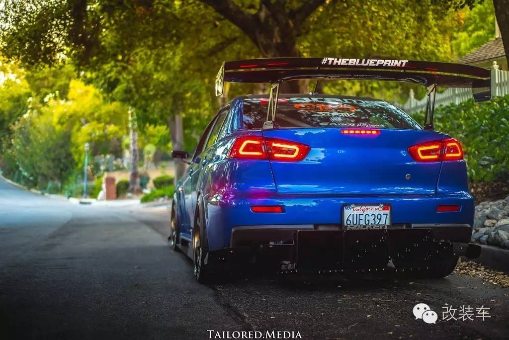 山路活捉两部EVO 其中一个还是独眼龙