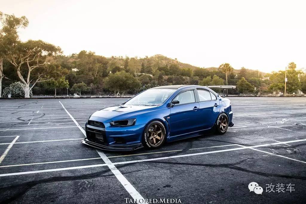 山路活捉两部EVO 其中一个还是独眼龙