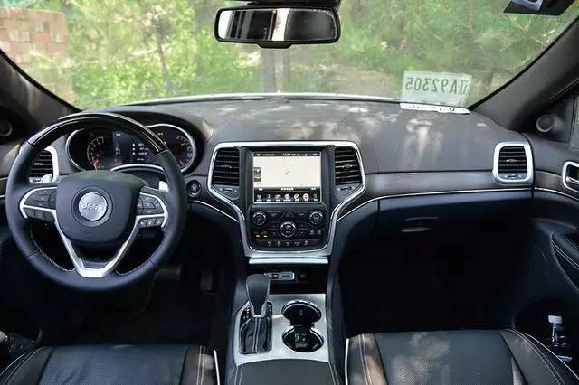 增3.0L入门级车型 新大切诺基55.99万起售