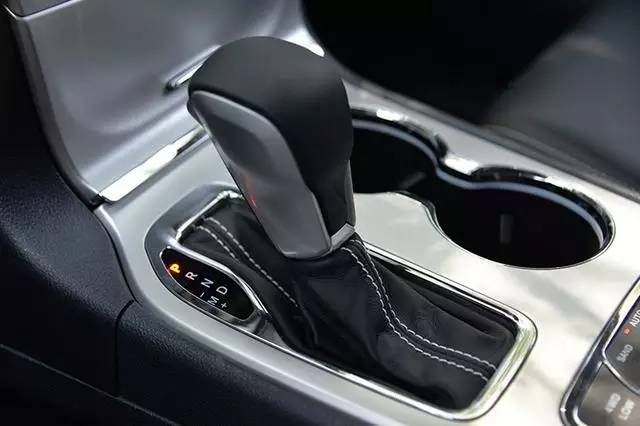 增3.0L入门级车型 新大切诺基55.99万起售