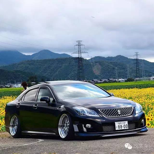 如果老爸不让你买GTR 把家里的皇冠拿来改