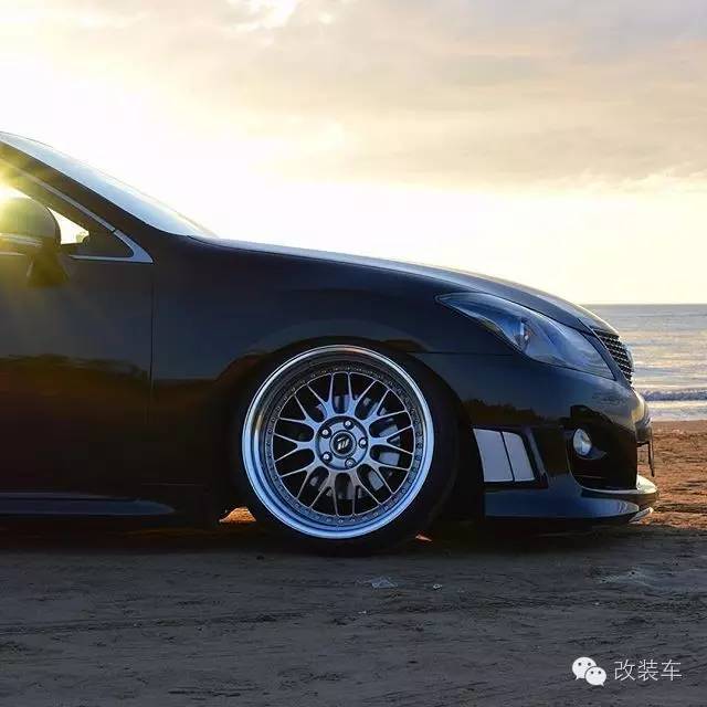 如果老爸不让你买GTR 把家里的皇冠拿来改