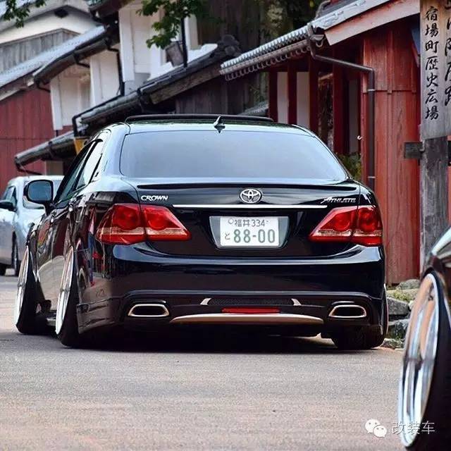 如果老爸不让你买GTR 把家里的皇冠拿来改