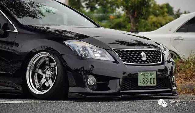 如果老爸不让你买GTR 把家里的皇冠拿来改