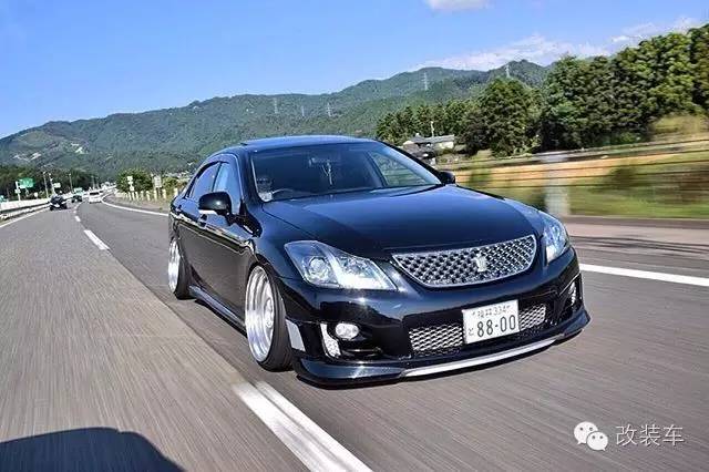 如果老爸不让你买GTR 把家里的皇冠拿来改