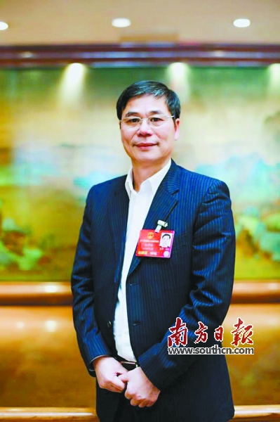 这里以全国人大代表,天安智谷有限公司联席董事长赖坤洪成长事迹作为