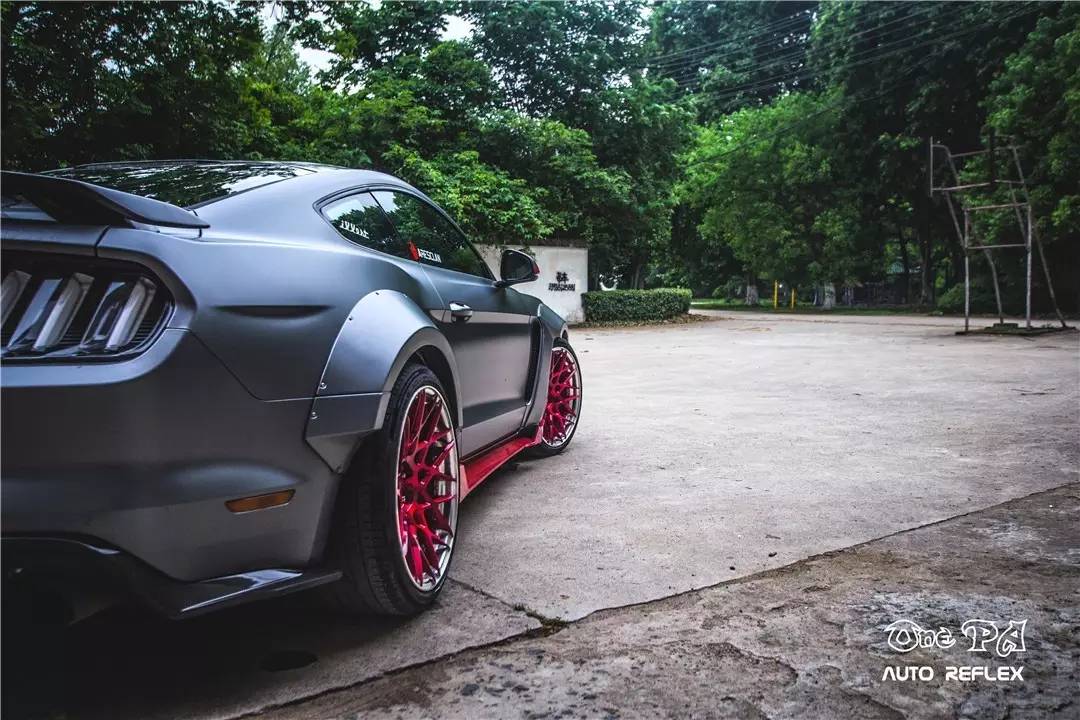 宽体烈焰 这样的野马才是真正的战士