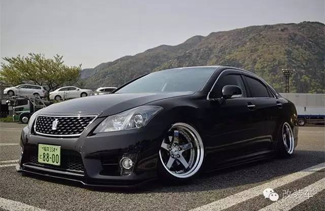 如果老爸不让你买GTR 把家里的皇冠拿来改