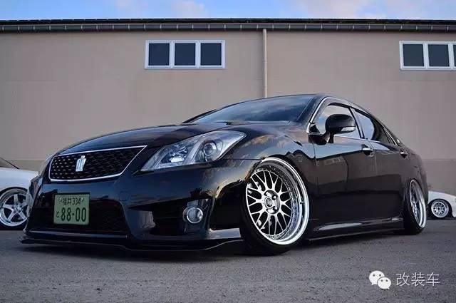 如果老爸不让你买GTR 把家里的皇冠拿来改