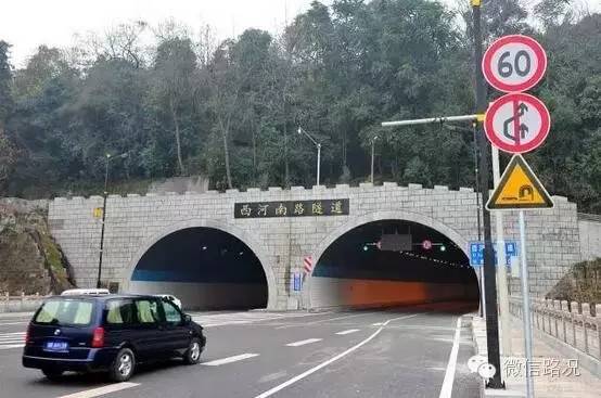 隧道里要这样开车才能避免事故！