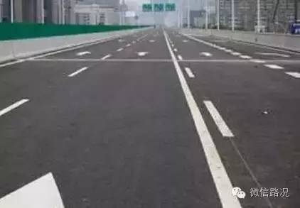 高速公路上的斑马线是干嘛用的？