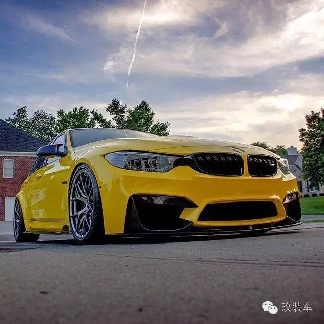 爱上这么黄的宝马M3 内心一定很暴力！