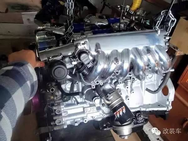 超级土豪用24K黄金改装2JZ发动机