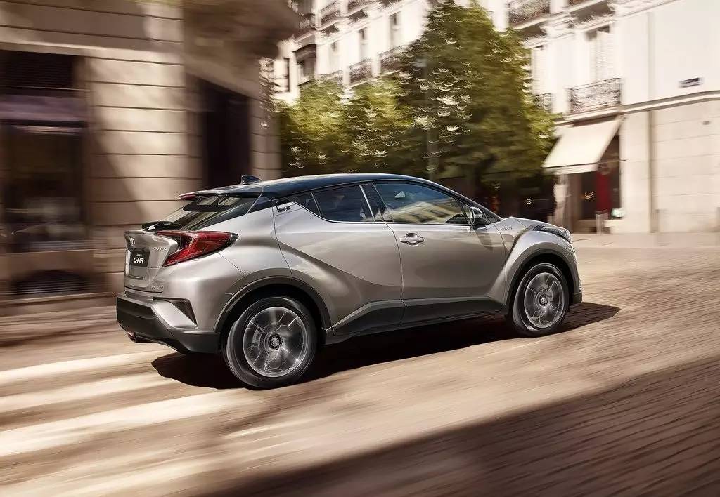 犀利新境界 丰田发布小型SUV C-HR官图