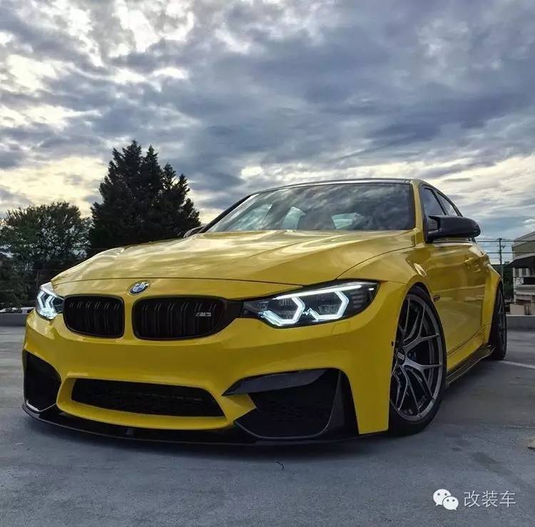 爱上这么黄的宝马M3 内心一定很暴力！