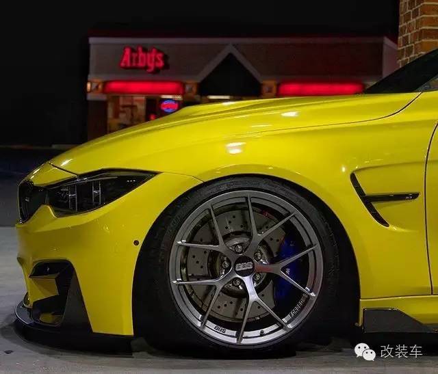 爱上这么黄的宝马M3 内心一定很暴力！