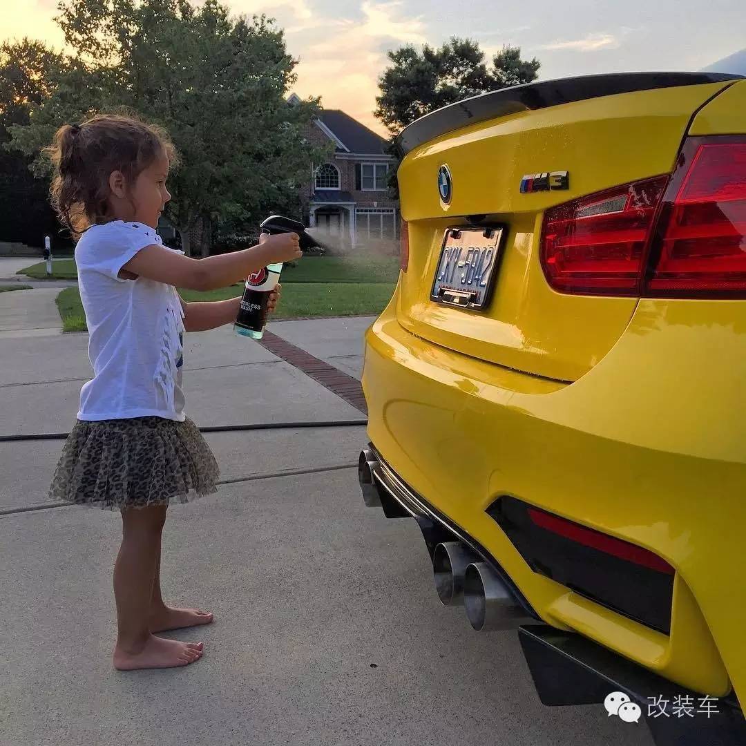 爱上这么黄的宝马M3 内心一定很暴力！
