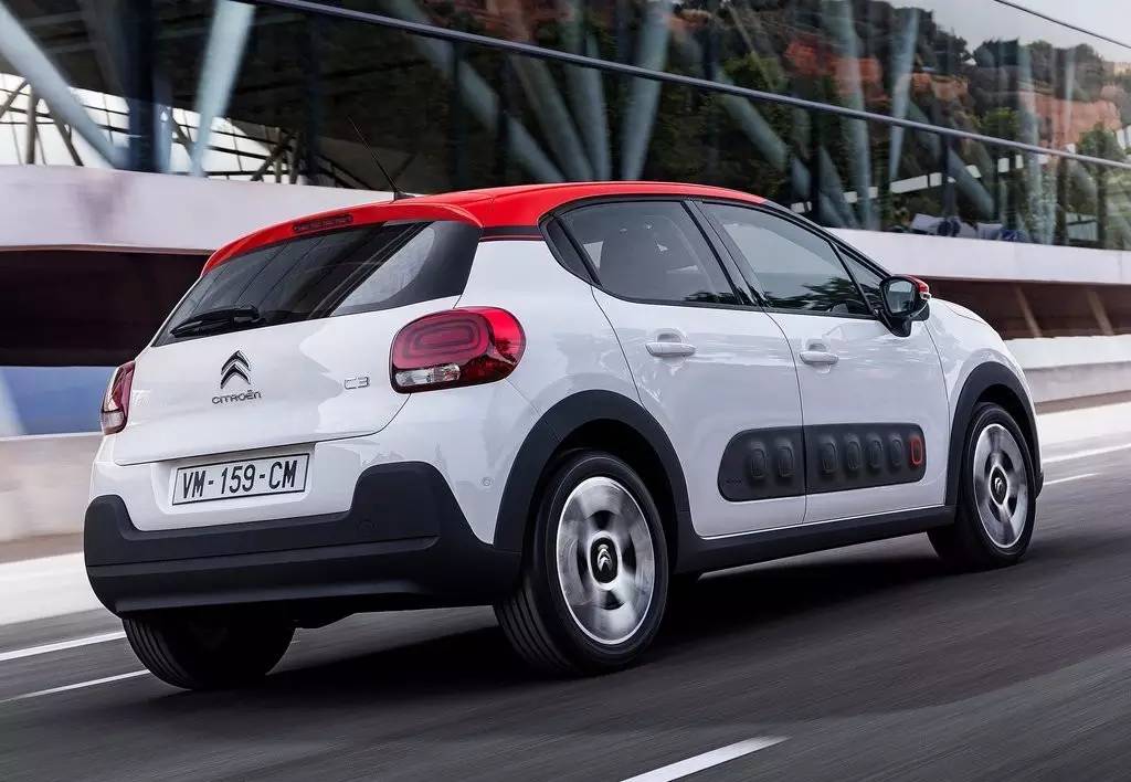 小型SUV再添猛将 雪铁龙发布C3官图