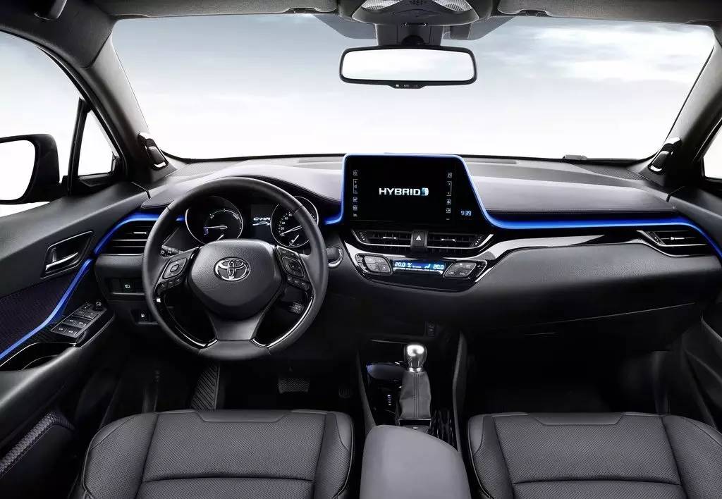 犀利新境界 丰田发布小型SUV C-HR官图